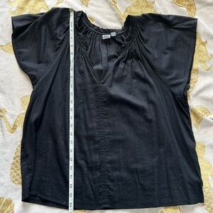 Women’s GAP Zen Neck Short Sleeve Top - Black - Size M